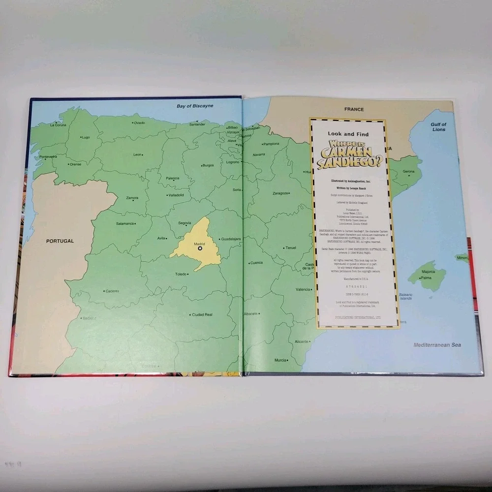 VTG‎ Where Is Carmen Sandiego Look And Find Book Lenaya Raack 1996